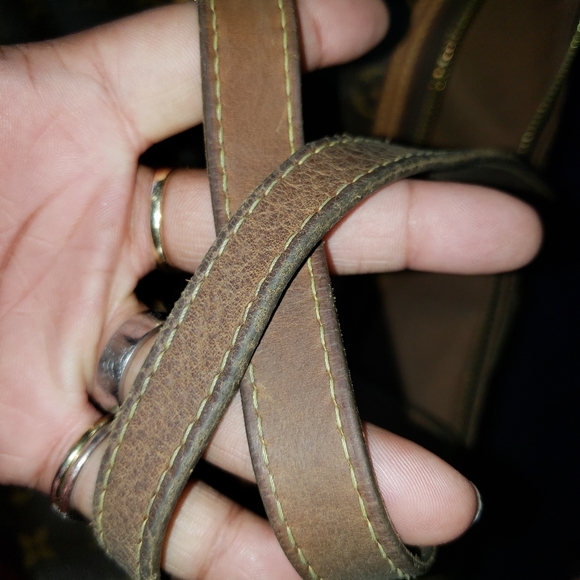 Does Louis Vuitton Fix Straps For Free Shipping